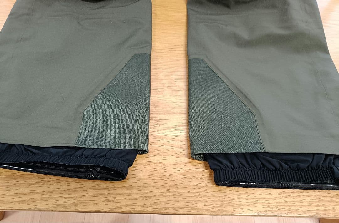 試着のみ RTG NS62204 WM 定価7万円　カーキ　ビブ パンツ