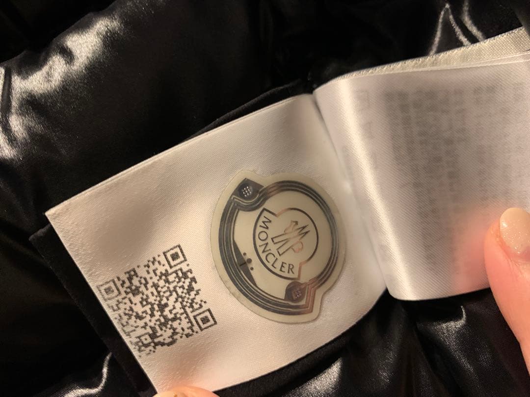 美品　激安　MONCLER モンクレール ハンガー＋ガーメント　ダウンジャケット