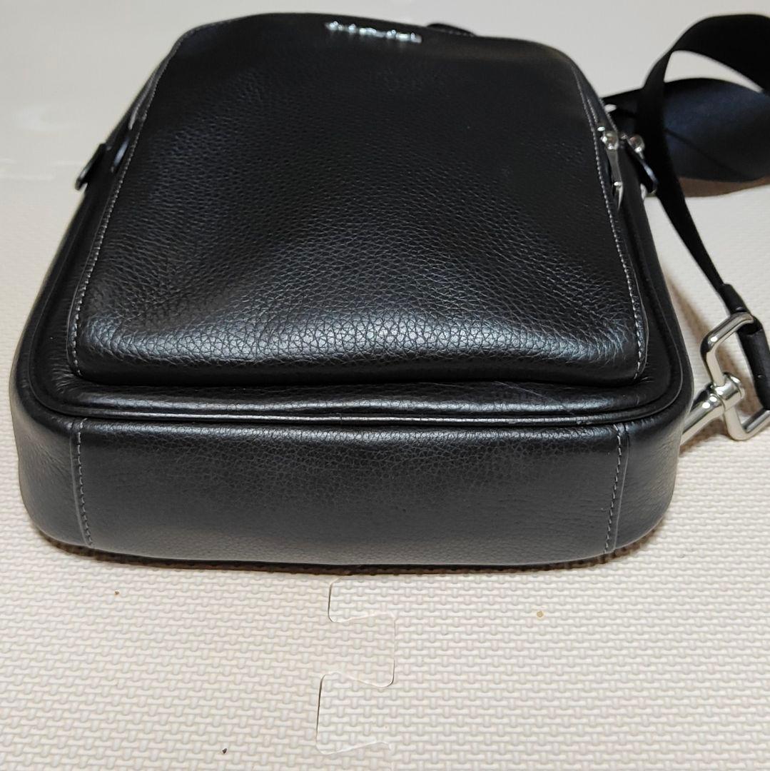 【極美品】COACH コーチ ボディバッグ　イーサンパック　黒　ブラック