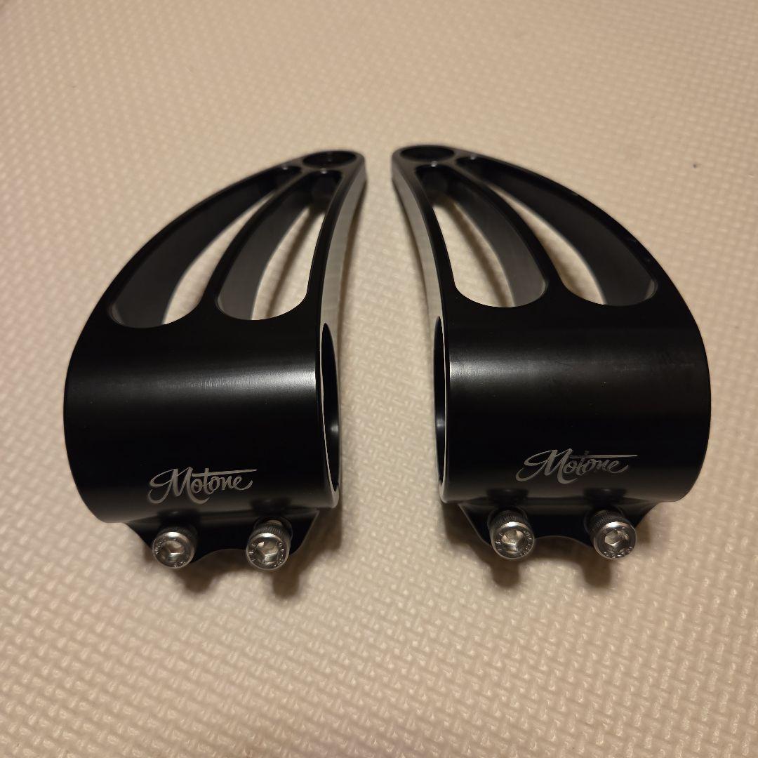 Motone トライアンフ ヘッドライトステー