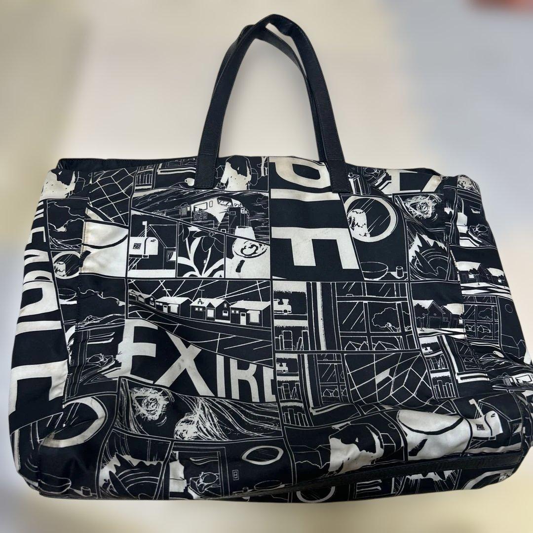 プラダ　グラフィック　エコバッグ