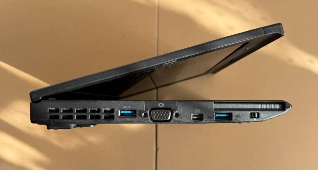 Lenovo ThinkPad X230 本体