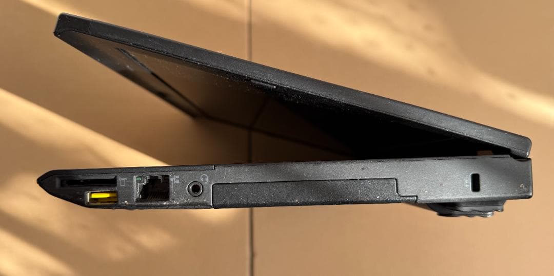 Lenovo ThinkPad X230 本体