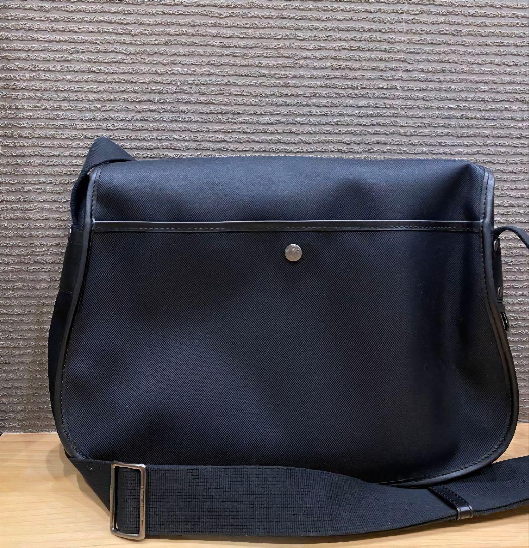 ほぼ未使用 HUNTING WORLD メッセンジャーバッグ メンズ ブラック