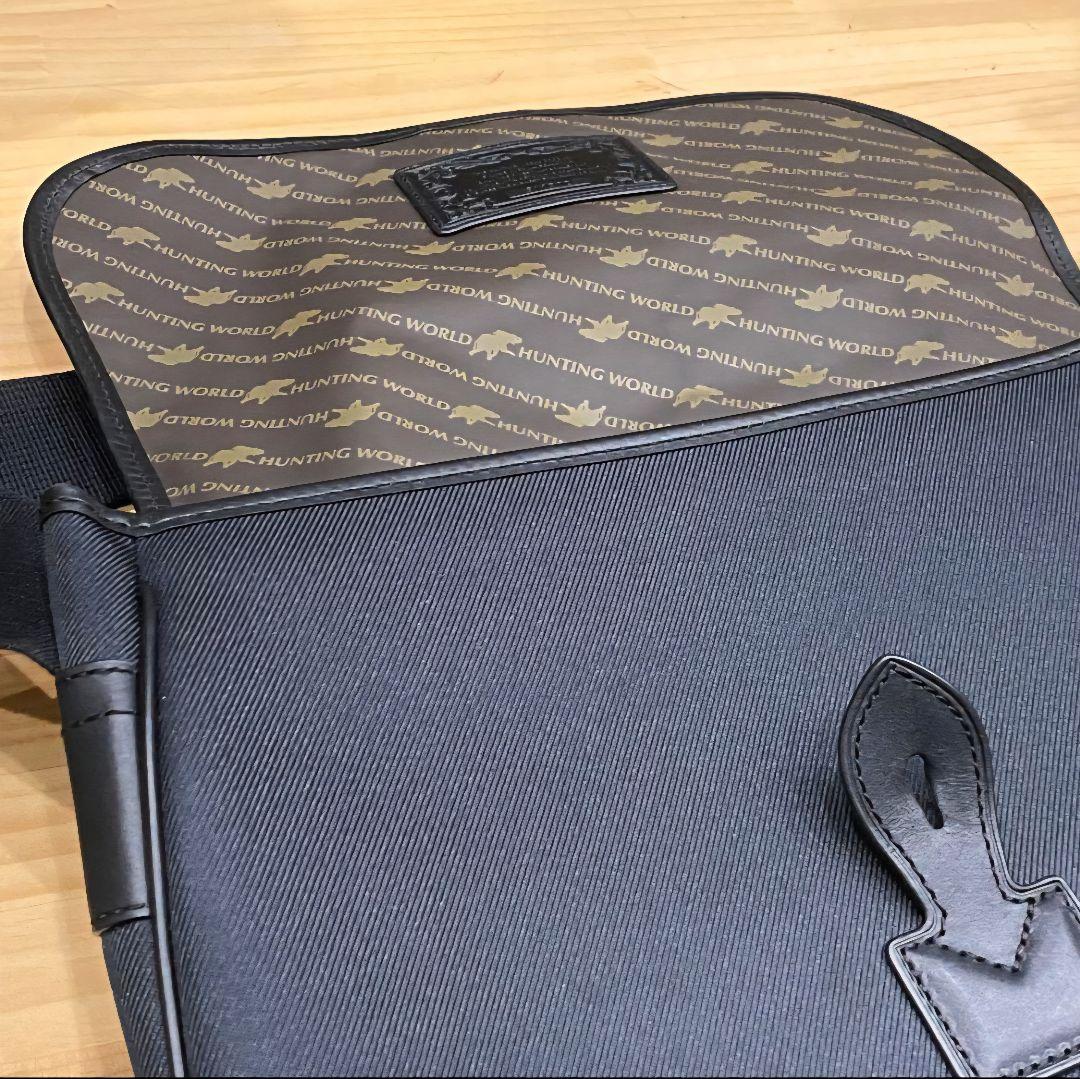 ほぼ未使用 HUNTING WORLD メッセンジャーバッグ メンズ ブラック