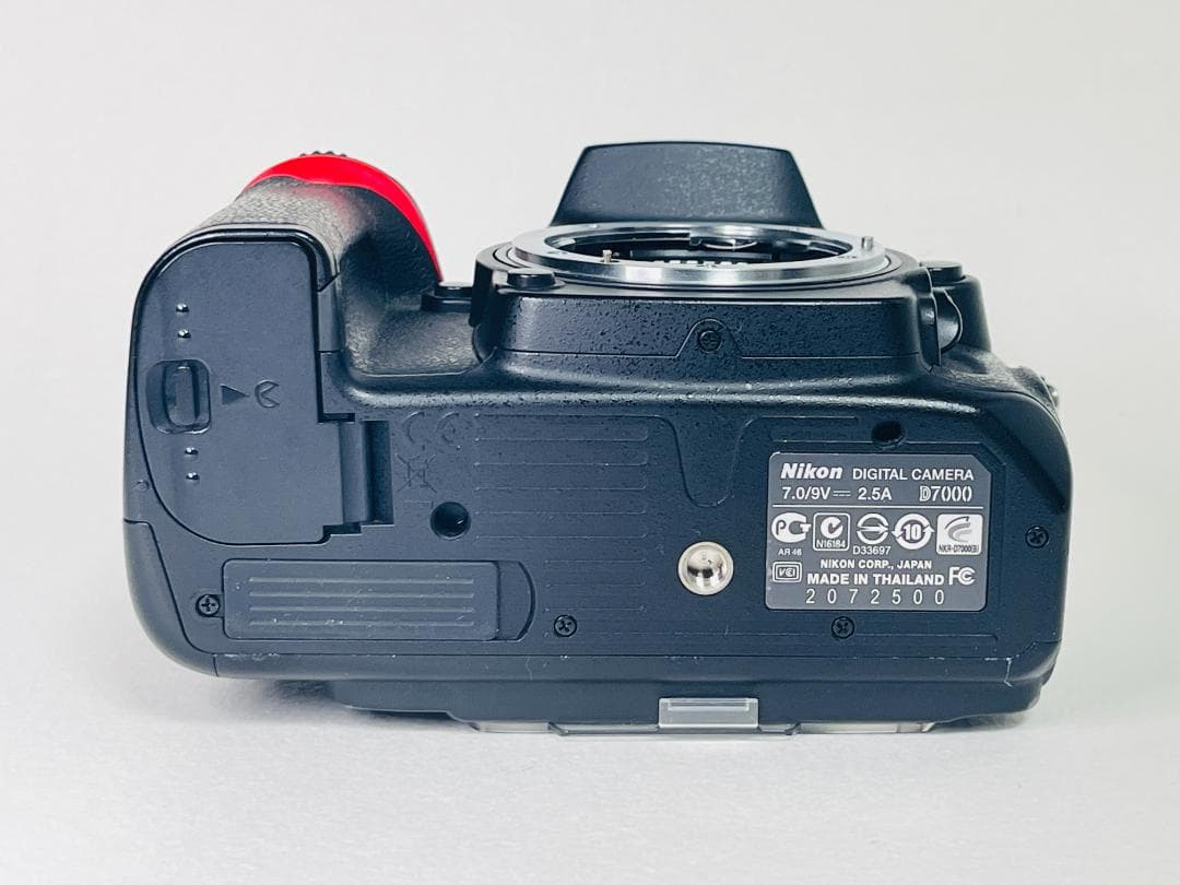 ★使用頻度少なめ！ショット数4,987回★ 美品 Nikon D7000 ボディ