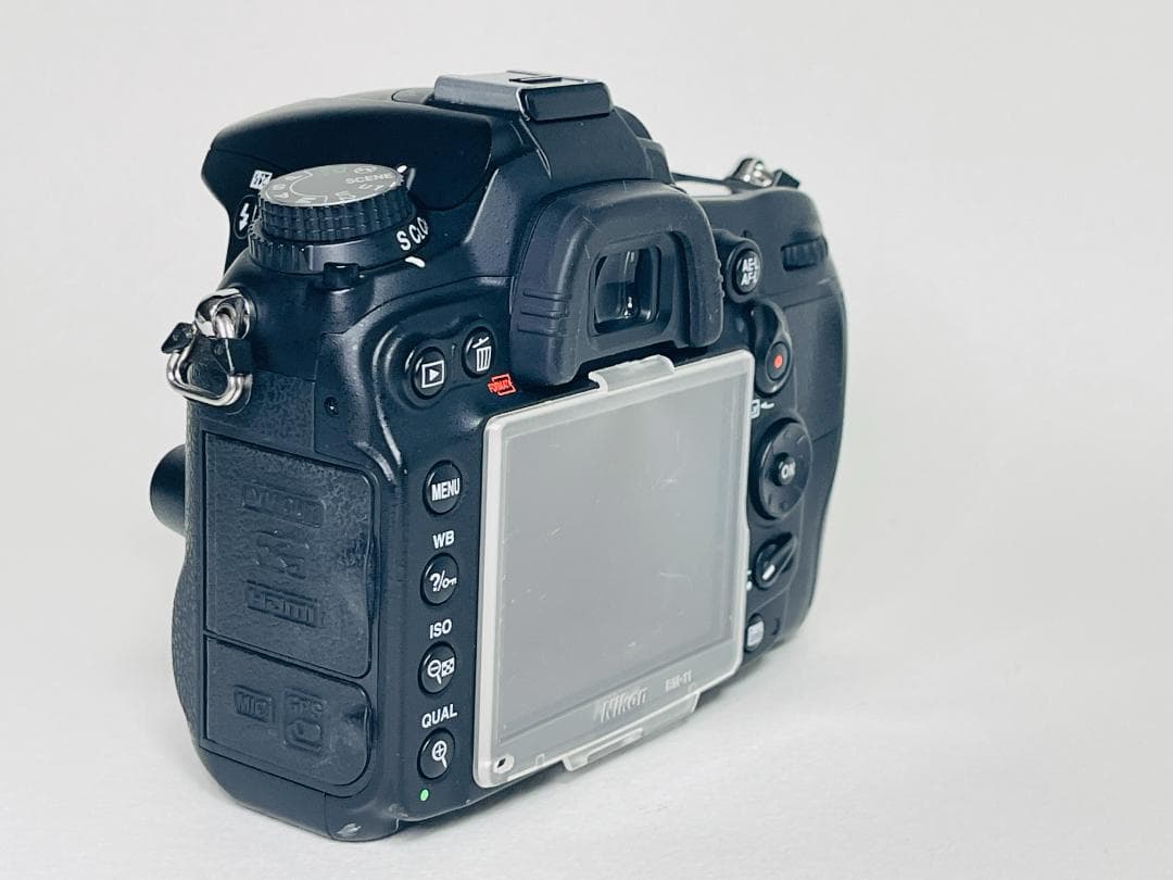 ★使用頻度少なめ！ショット数4,987回★ 美品 Nikon D7000 ボディ