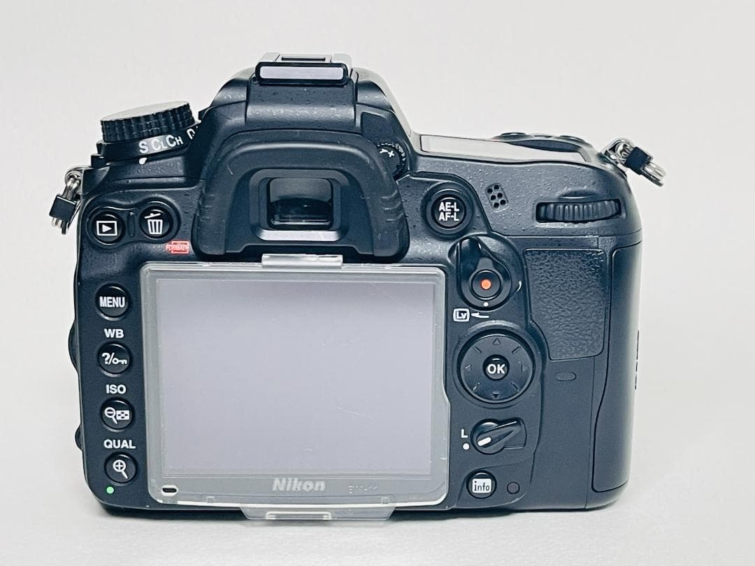 ★使用頻度少なめ！ショット数4,987回★ 美品 Nikon D7000 ボディ