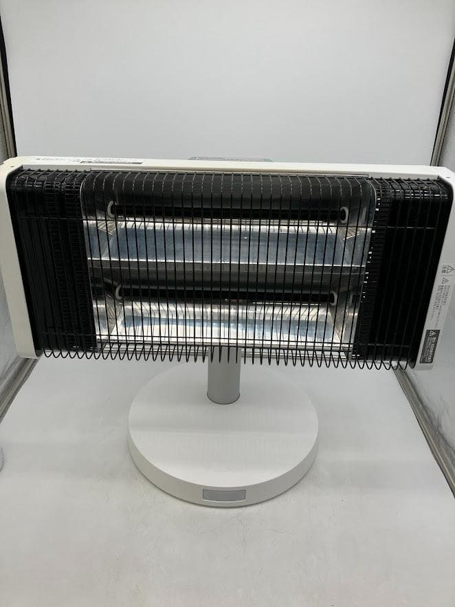 DAIKIN 遠赤外線暖房機　セラムヒーター　CERIIYS-W 2022年製