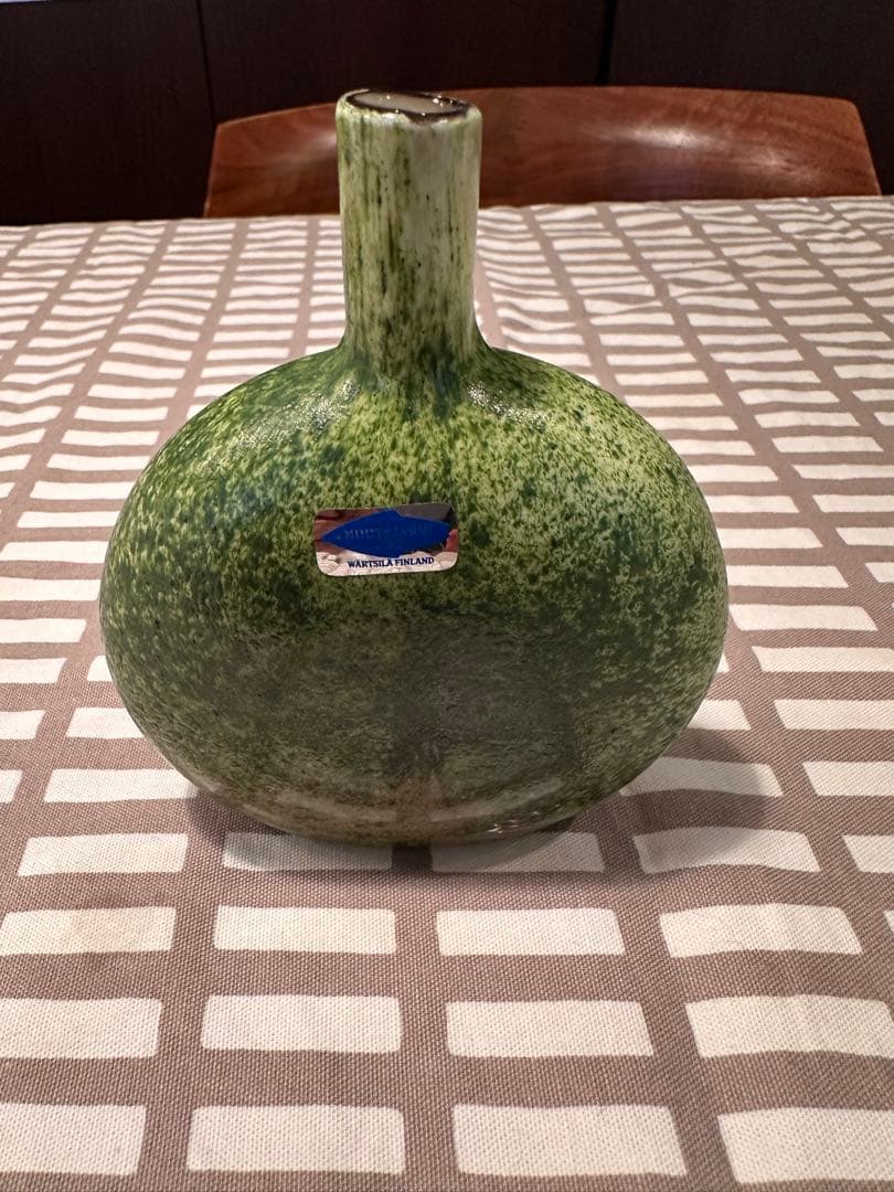 オイバトイッカ　ヌータヤルヴィ　一輪挿し