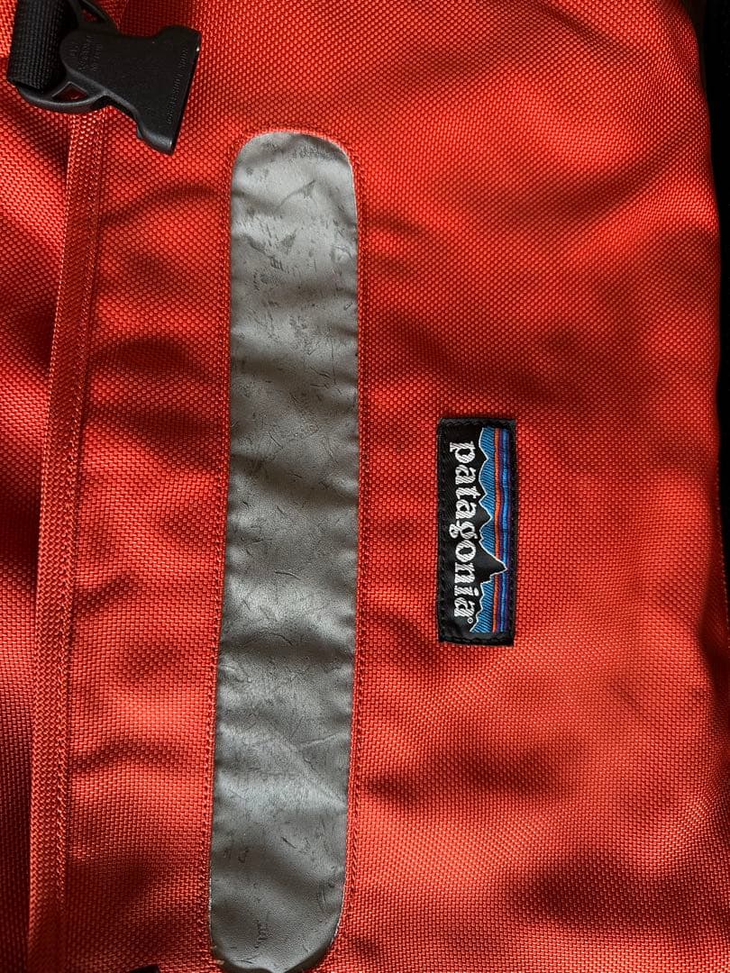 patagonia メッセンジャーバッグ オレンジ