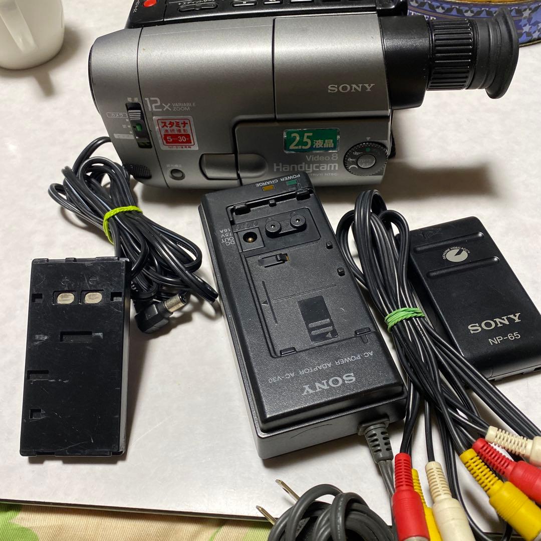 SONY Video8 Handycam CCD-TRV11 ②