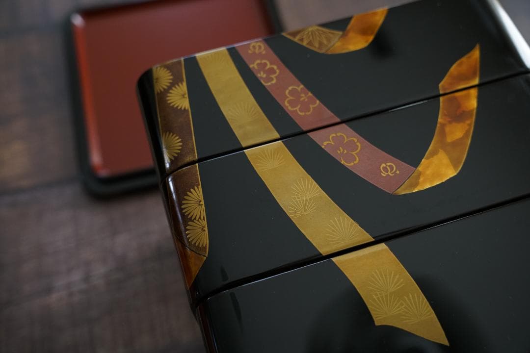 輪島塗　前田松斎作　熨斗蒔絵三段重箱