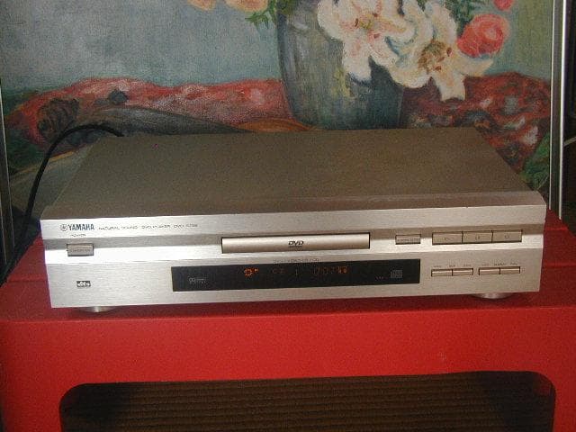 ★ヤマハ　DVD-S796 DVD/cdプレーヤー,ヨゴレキズあり。動作良好です