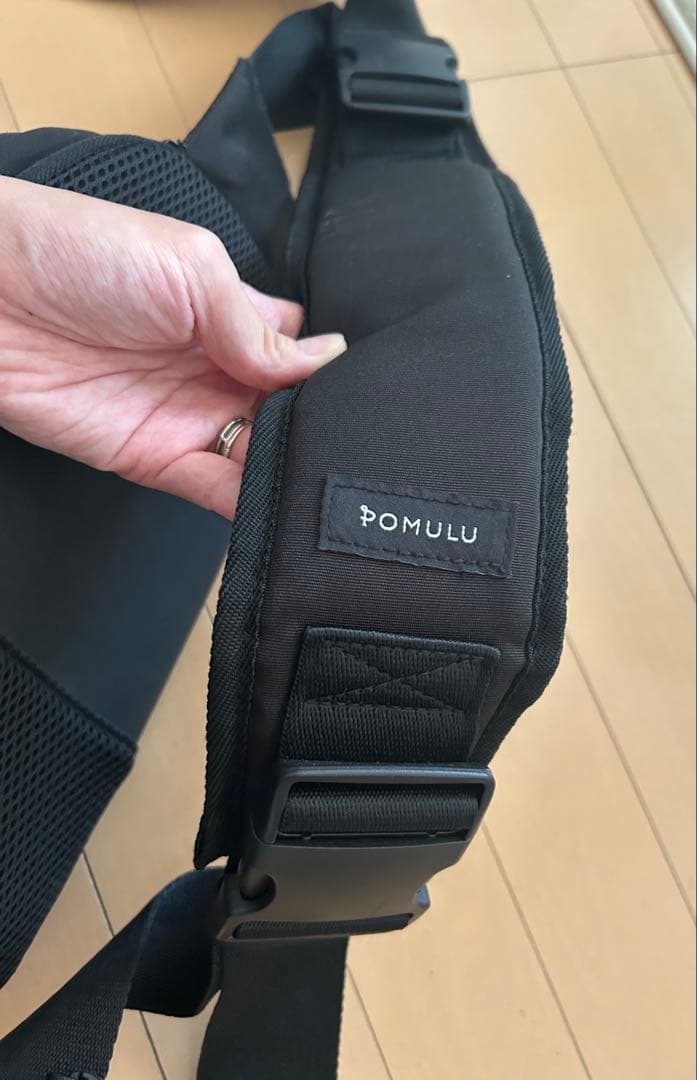 POMULU 2WAYヒップシート　黒