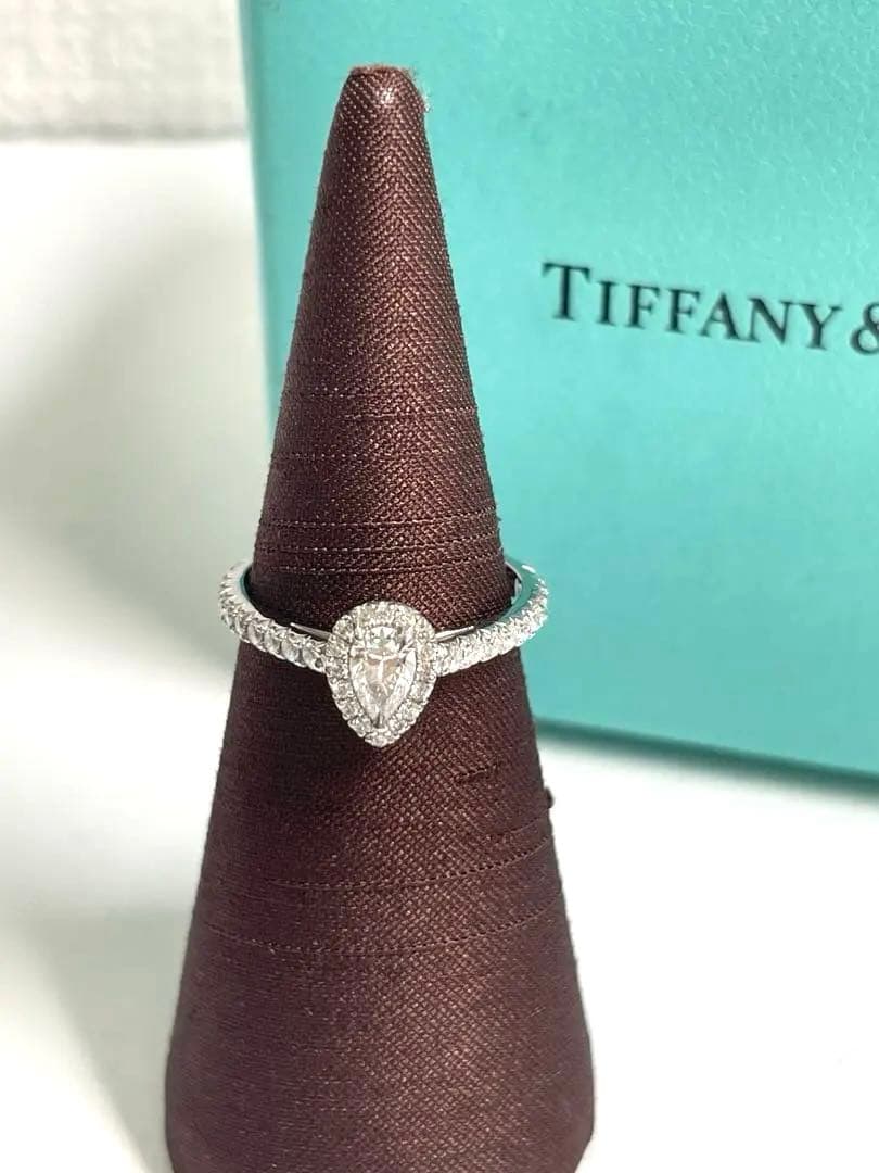 Tiffany & Co. ペアシェイプダイヤモンドリング　箱　ケース付き