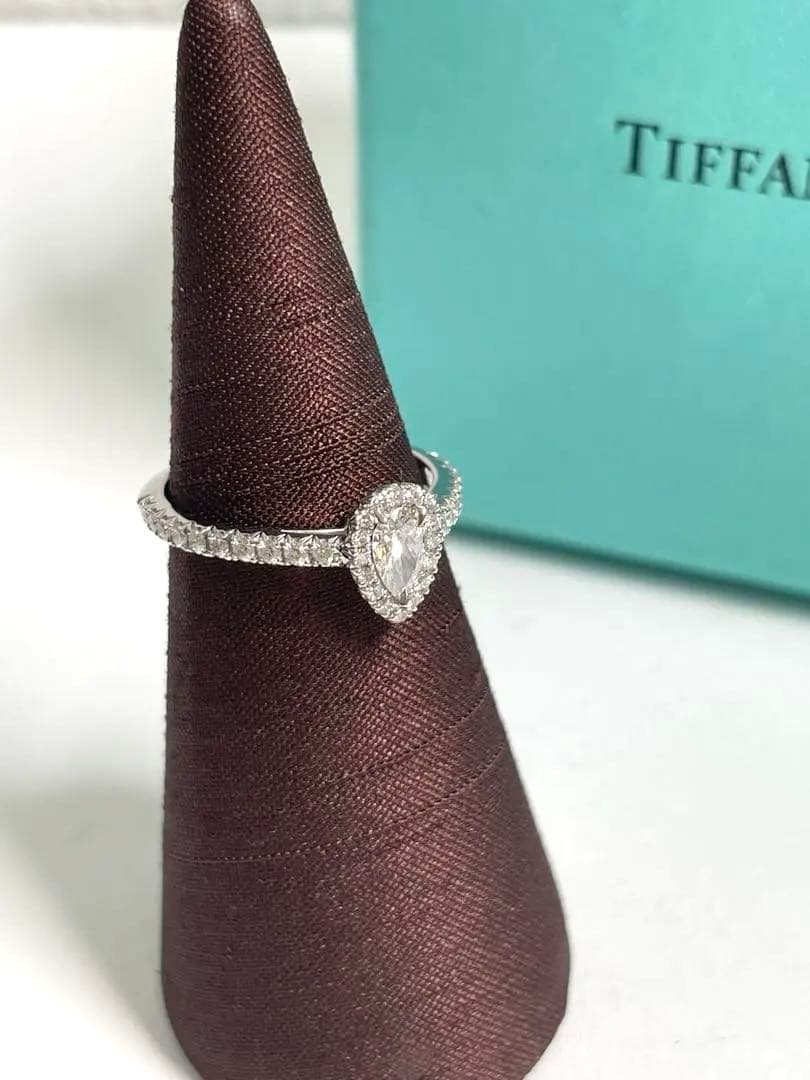 Tiffany & Co. ペアシェイプダイヤモンドリング　箱　ケース付き