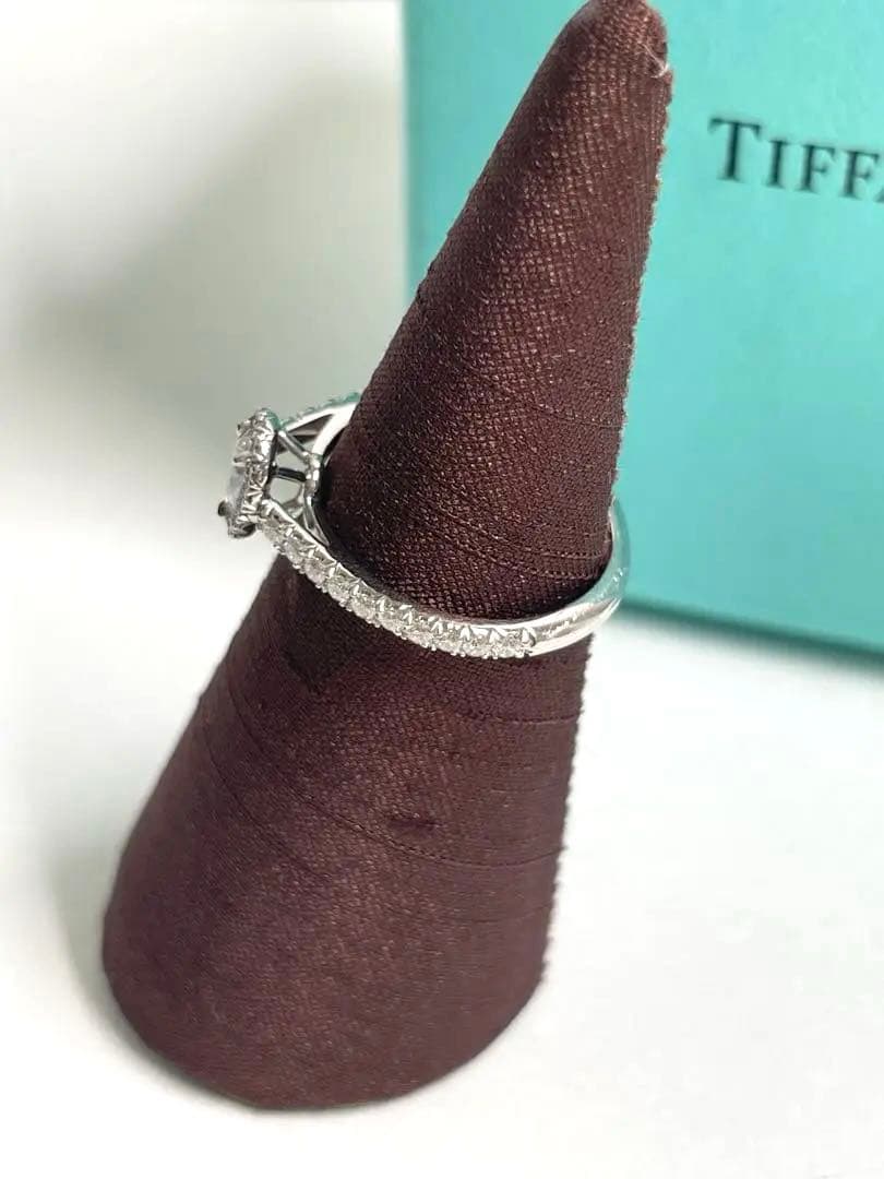 Tiffany & Co. ペアシェイプダイヤモンドリング　箱　ケース付き