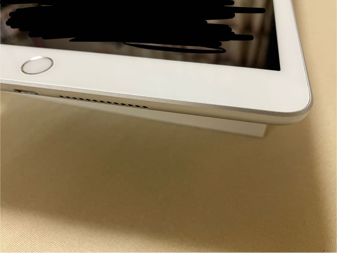 Apple iPad (第8世代) 128GB Wi-Fi シルバー　初期化済み