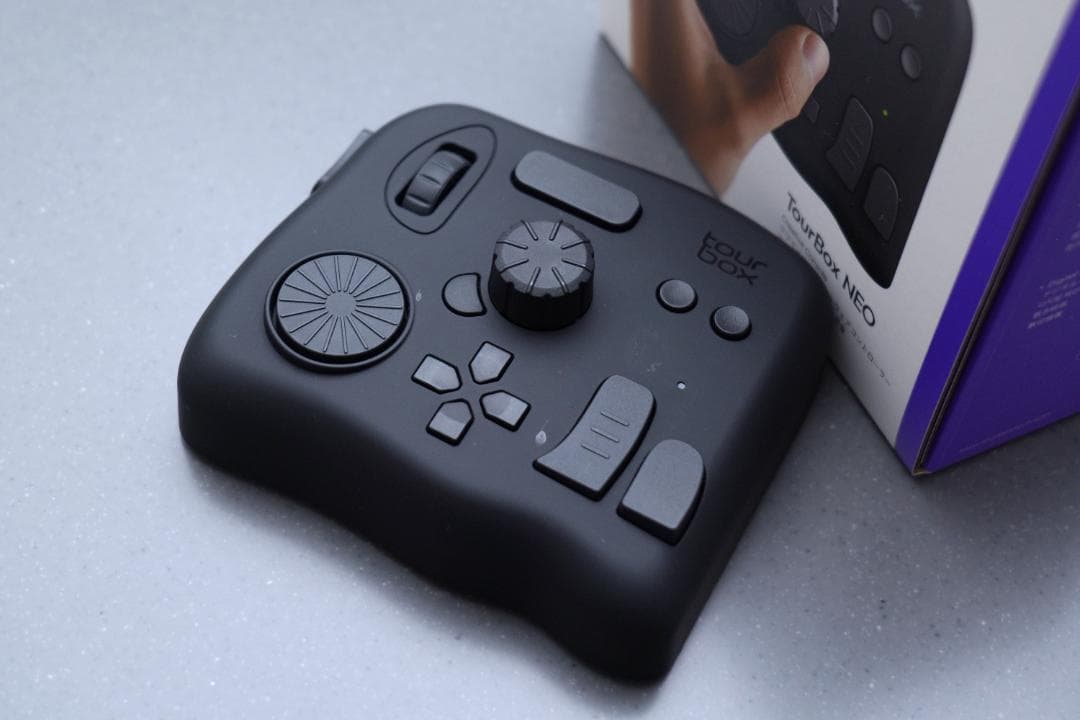 PC用ゲームコントローラー・コンバーター TourBox NEO