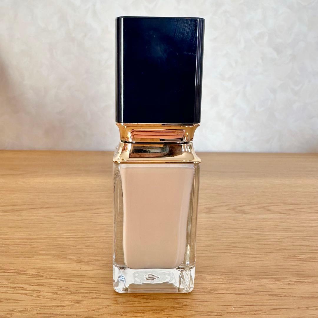 クレ・ド・ポーボーテ タンフリュイドエクラ ナチュレル オークル10