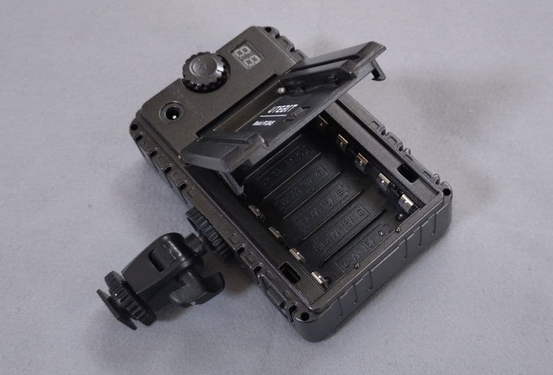 UTEBIT PT-204S LEDビデオライト バッテリー２本、充電器付き