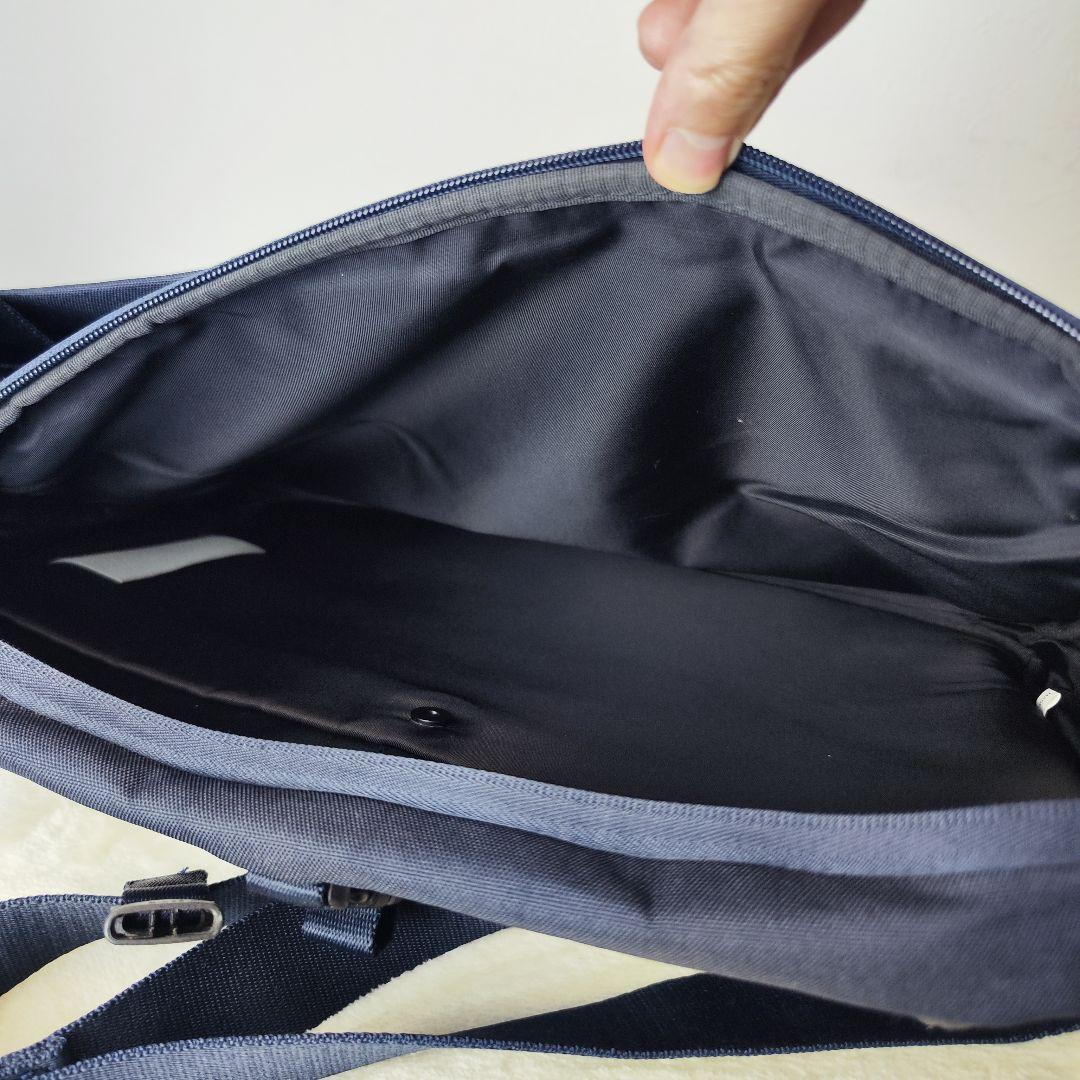 コートエシエル riss リス ボディバッグ ネイビー 大容量 13インチ収納可