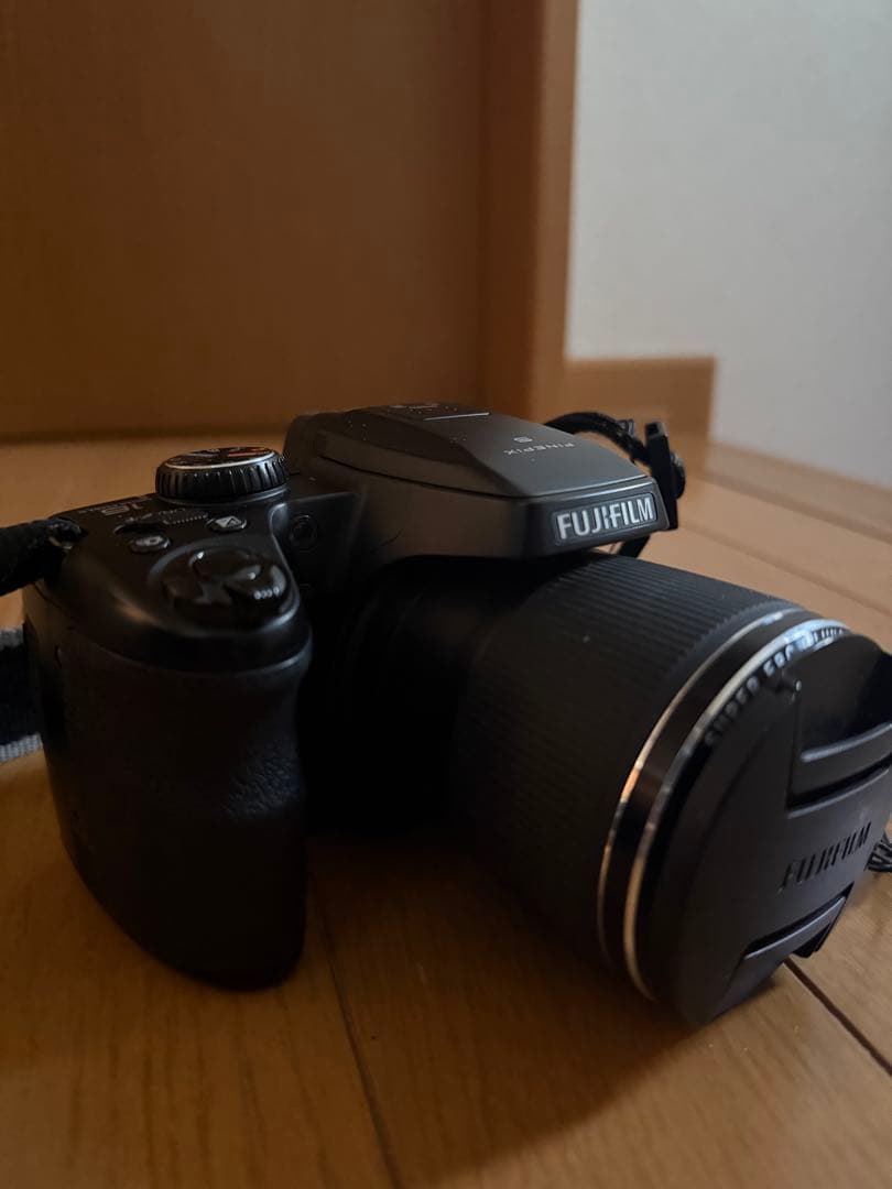 FUJIFILM デジタルカメラ FinePix S8200 ブラック