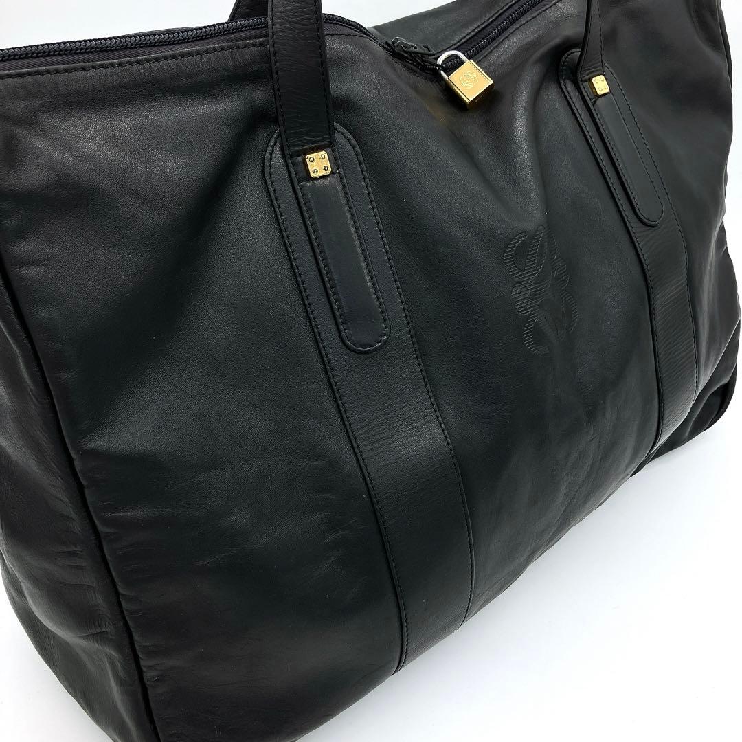 【LOEWE】ボストンバッグ　アナグラム型押し　柔らかレザー　ブラック　南京錠