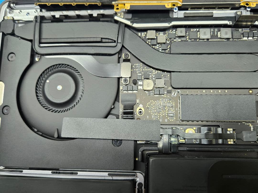 macbook pro a1708 下部分のみ ほぼ未使用