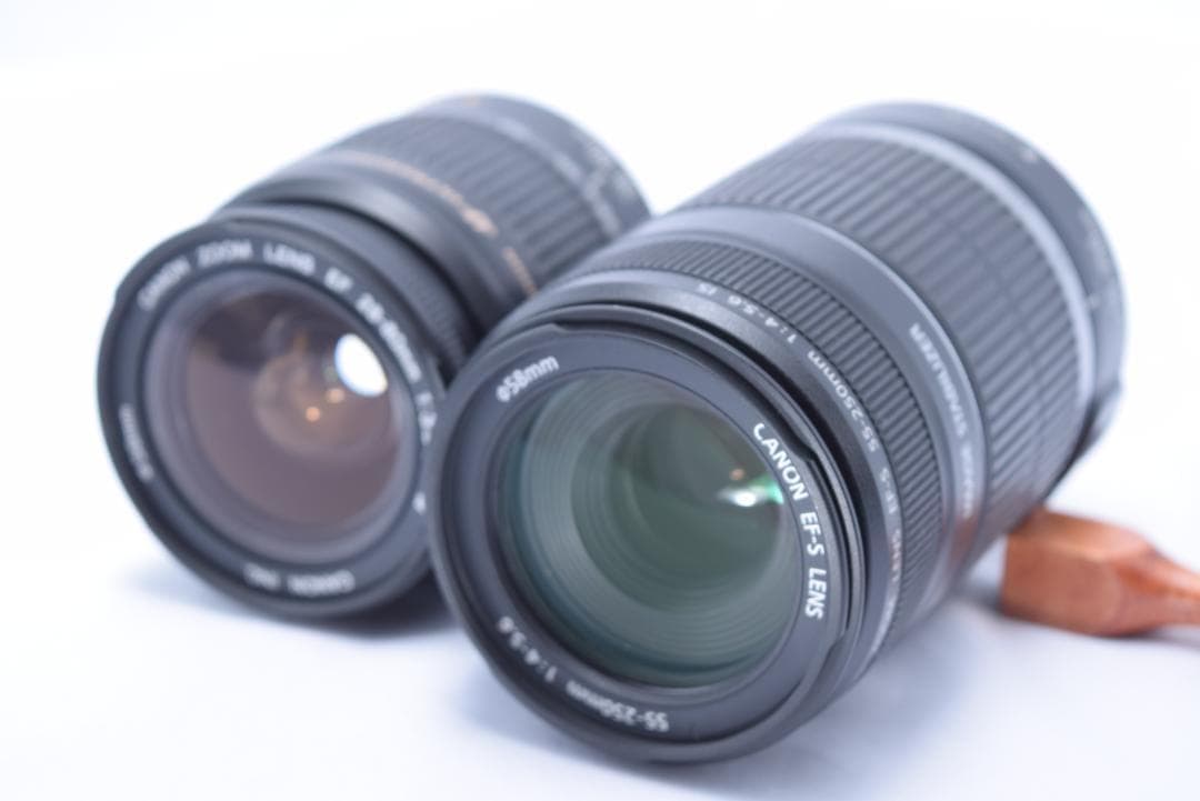 ✨綺麗なボディー✨　Canon EOS Kiss X70 デジタル一眼レフカメラ