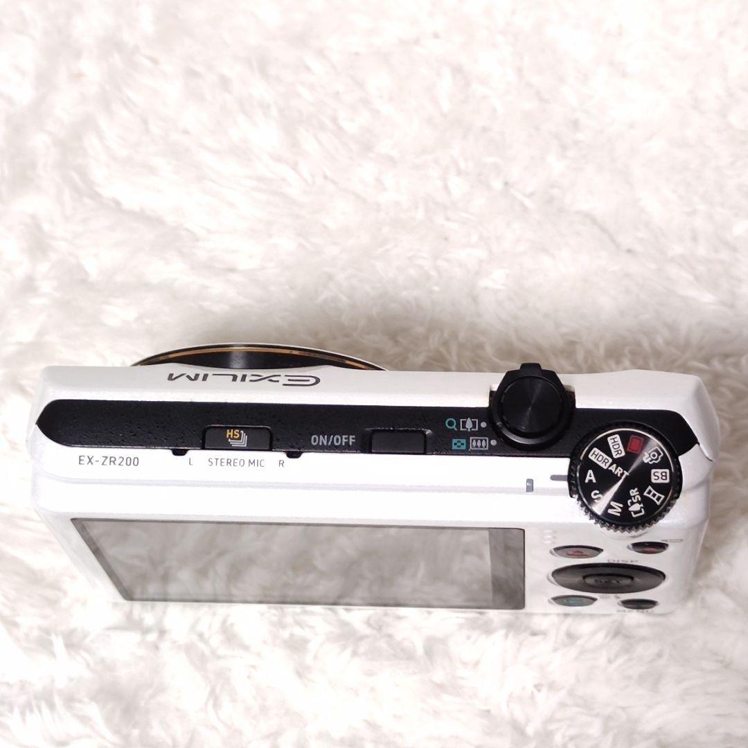 美品✨ CASIO EXILIM EX-ZR200 ホワイト バッテリー 充電器