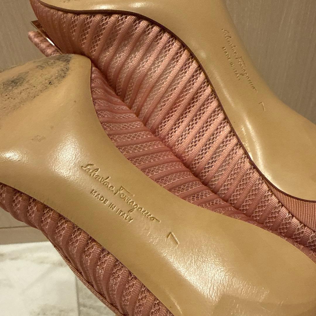 【美品】フェラガモ エレガントピンクリボンハイヒール7.5cm　サイズ7