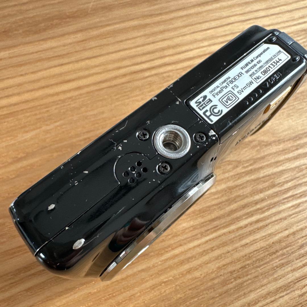動作品 FUJIFILM FinePix F80EXR デジタルカメラ ブラック