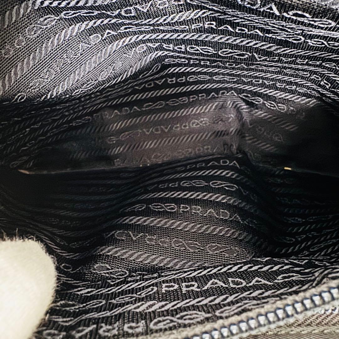 ✨PRADA✨プラダ✨三角ロゴプレート✨ブラック✨ナイロン✨トートバッグ✨