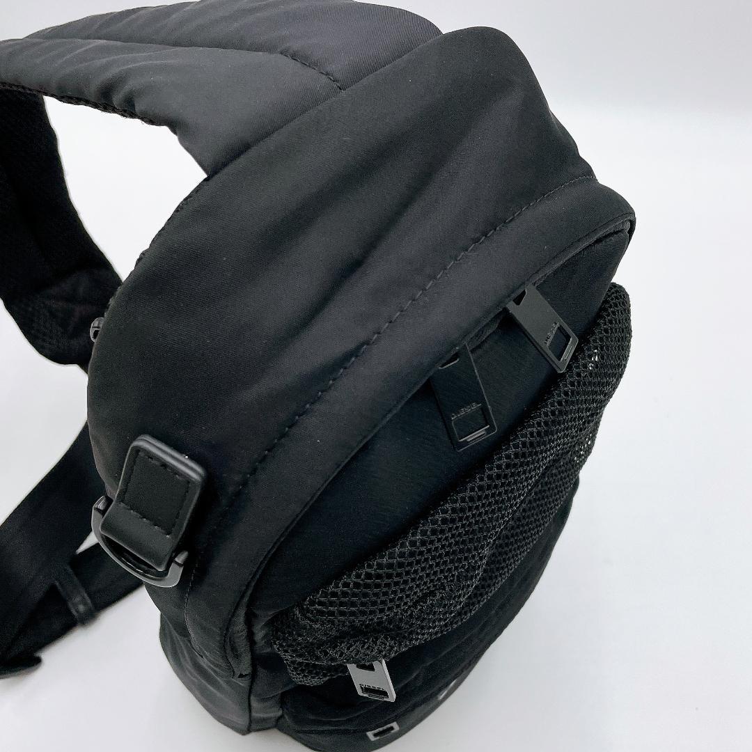 美品 DIESEL RUTENYO ボディバッグ ワンショルダーブラックf418