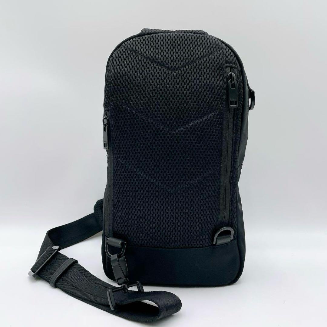 美品 DIESEL RUTENYO ボディバッグ ワンショルダーブラックf418