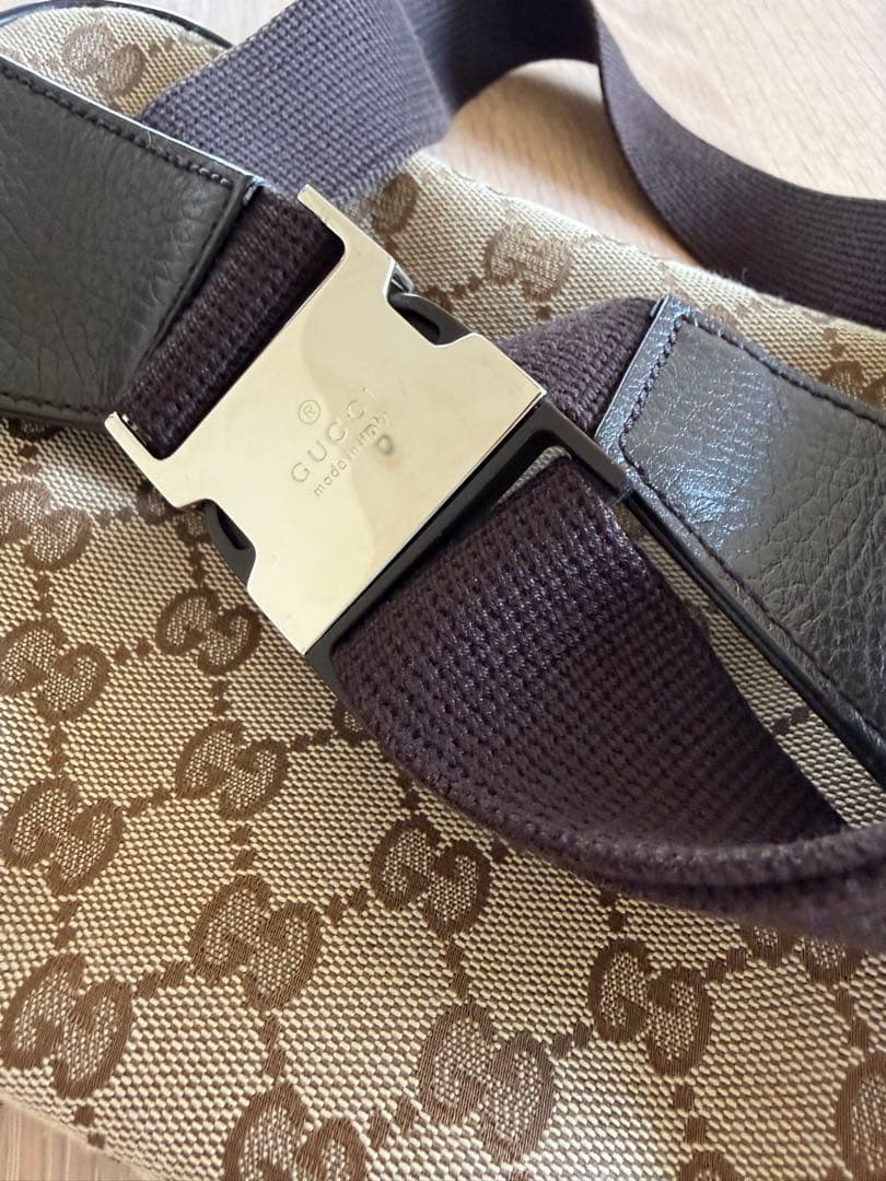 GUCCI ボディバック