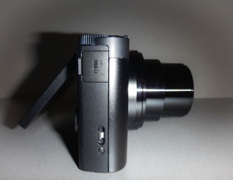 SONY DSC-WX500 ブラックとレザーケース