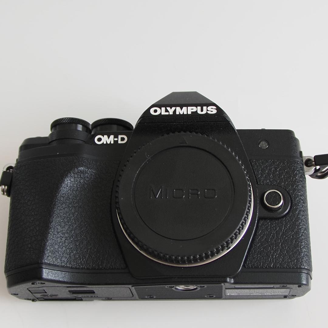 yumiOLYMPUS OM-D E-M10 MarkIII ボディー