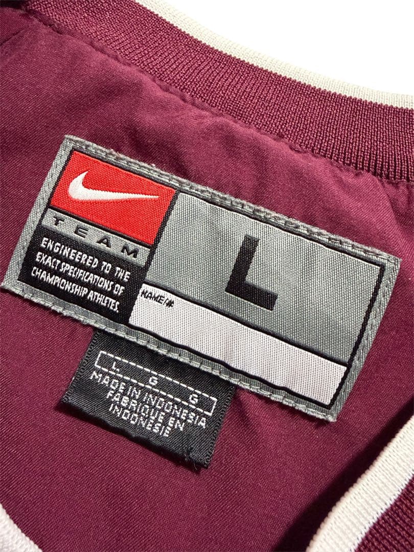 NIKEプルオーバー