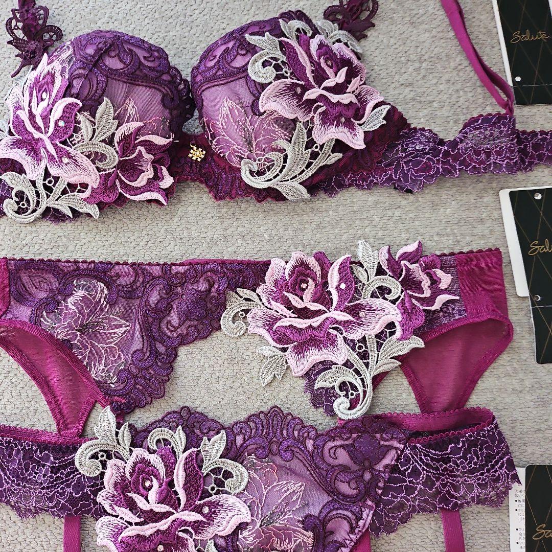 9/11大幅値下げ　サルート　82グループ　C65 ソング　ブラジャー　ガーター