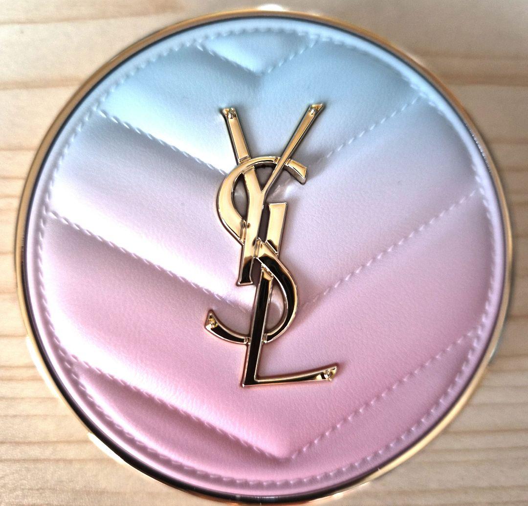 イヴ・サンローラン クッションファンデーション　B 10