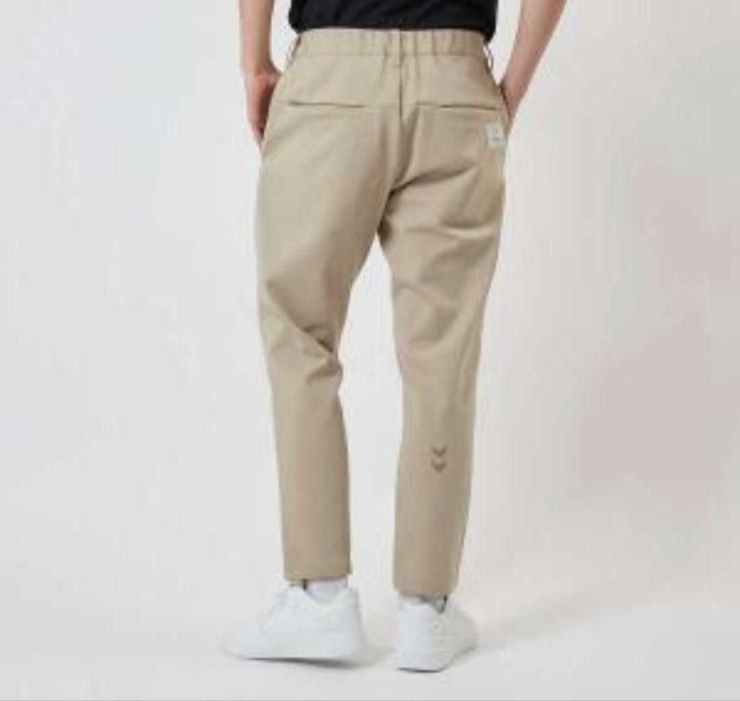 【新品】HUMMEL PLAY テーパードパンツ ベージュ（サイズO）