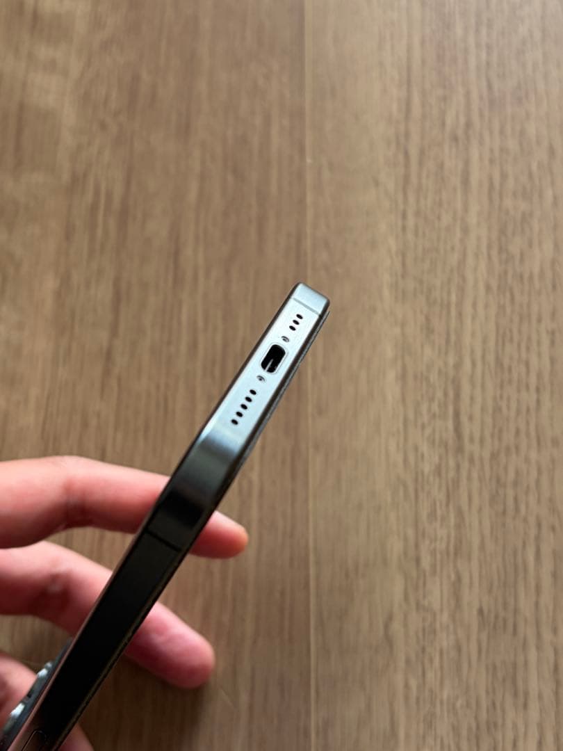 【傷なし超美品】Apple iPhone 15 Pro 256GB SIMフリー