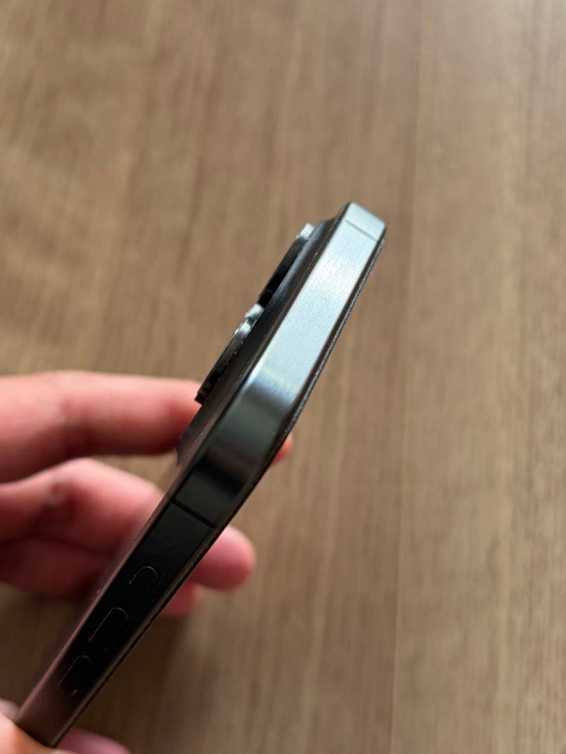 【傷なし超美品】Apple iPhone 15 Pro 256GB SIMフリー