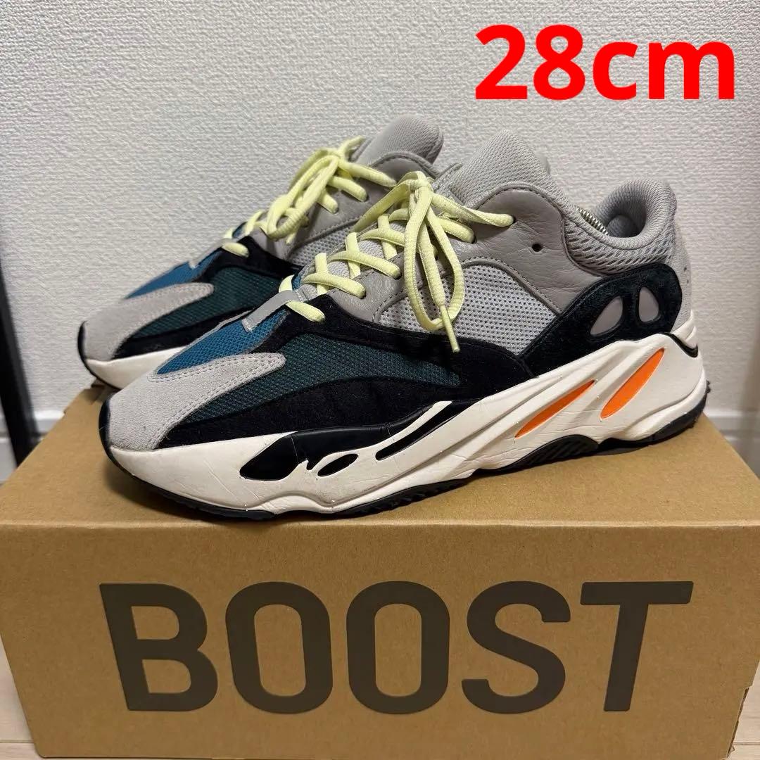 靴 adidas YEEZY Boost 700 \
