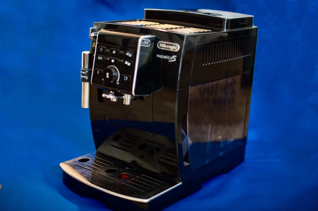 デロンギ マグニフィカS エスプレッソマシン ECAM23 120BN