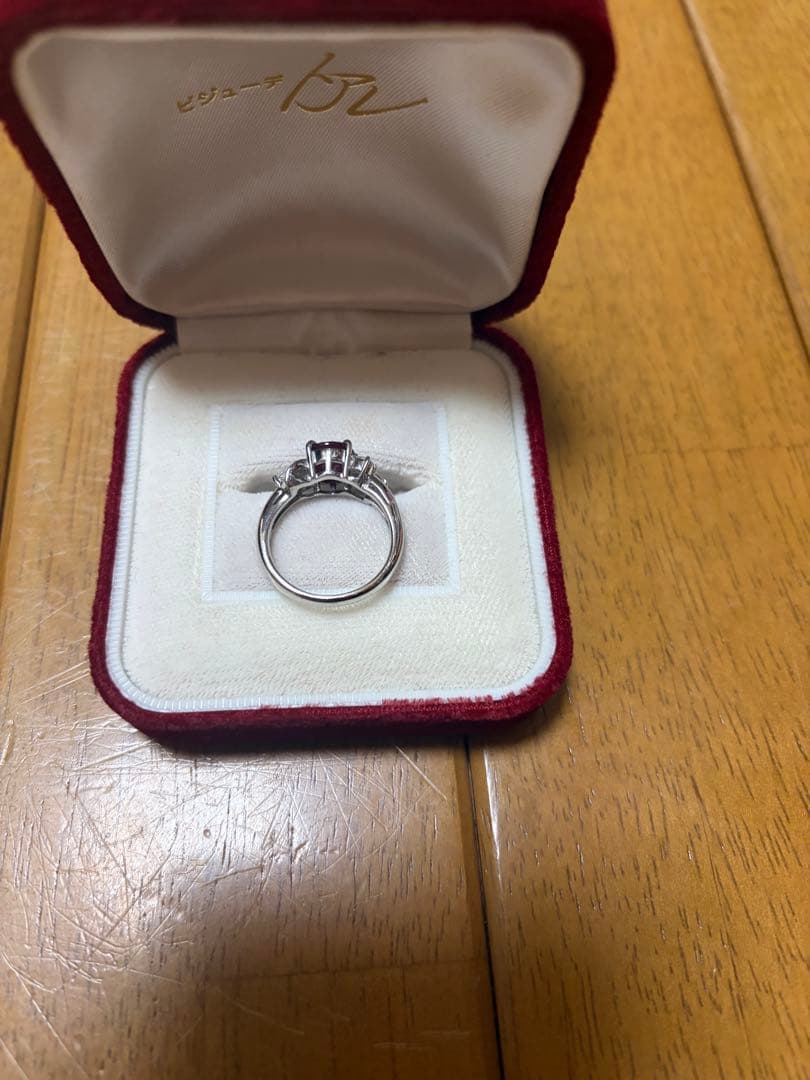 ルビー色 ストーン付きリング pt900