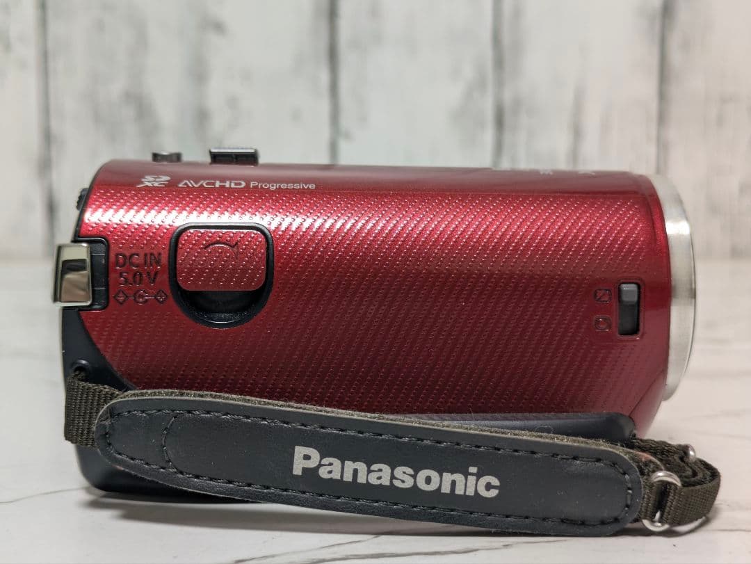 Panasonic　HC-V210M　レッド
